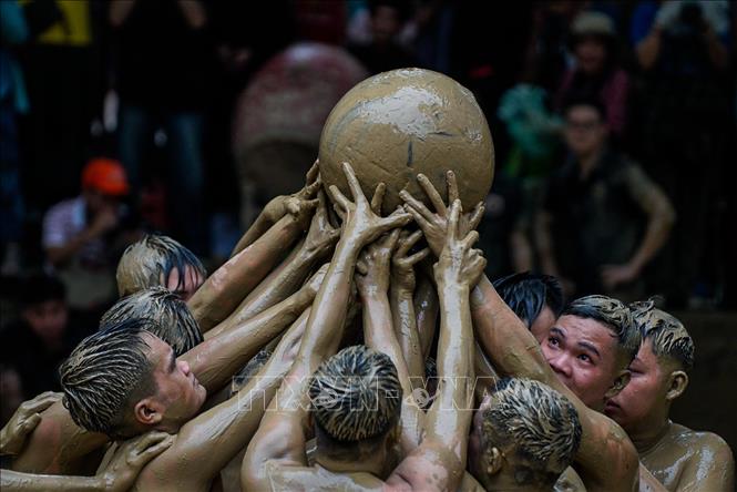 Lễ hội Vật cầu nước làng Vân mang nét độc đáo riêng, được xem là “độc nhất vô nhị”. Ảnh: Khánh Hoà - TTXVN