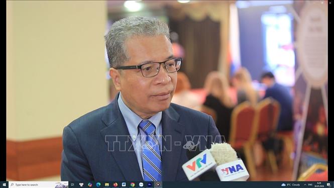 Đại sứ Việt Nam tại Liên bang Nga Đặng Minh Khôi trả lời phỏng vấn phóng viên TTXVN tại Nga. Ảnh: Văn Hiếu - PV TTXVN tại Nga