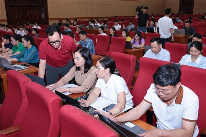 Đông đảo cán bộ, công chức tham gia chương trình. Ảnh: Trần Việt - TTXVN 