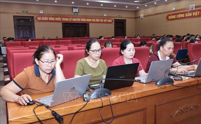 Đông đảo cán bộ, công chức tham gia chương trình. Ảnh: Trần Việt - TTXVN 