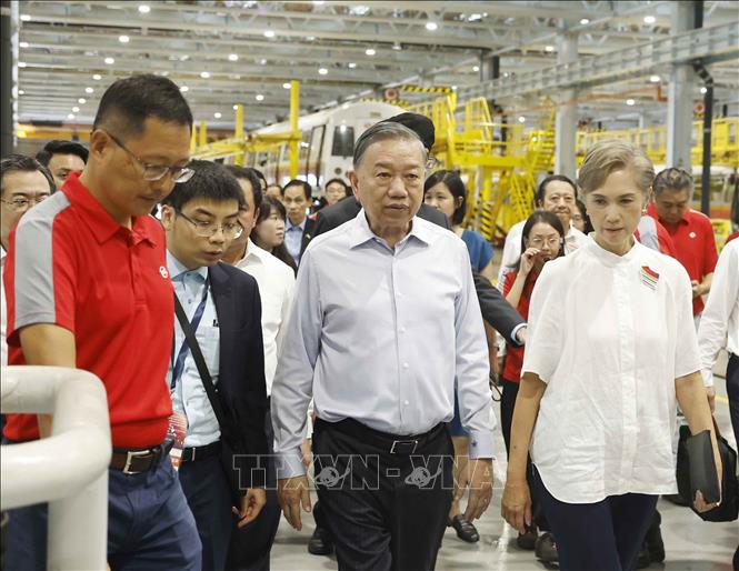 Tổng Bí thư, Chủ tịch nước Tô Lâm thăm Trung tâm Thử nghiệm Đường sắt Singapore. Ảnh: Thống Nhất – TTXVN