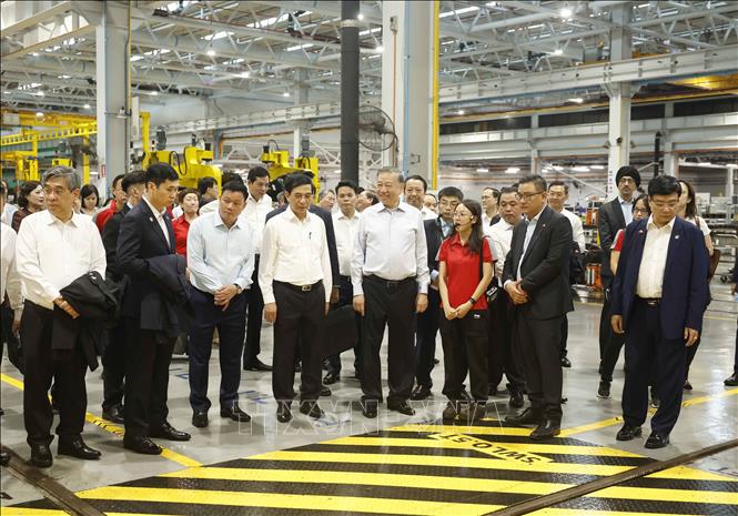 Tổng Bí thư, Chủ tịch nước Tô Lâm thăm Trung tâm Thử nghiệm Đường sắt Singapore. Ảnh: Thống Nhất – TTXVN