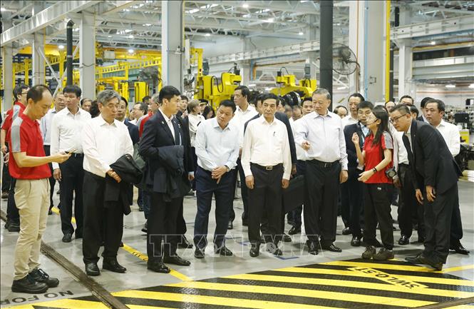 Tổng Bí thư, Chủ tịch nước Tô Lâm thăm Trung tâm Thử nghiệm Đường sắt Singapore. Ảnh: Thống Nhất – TTXVN