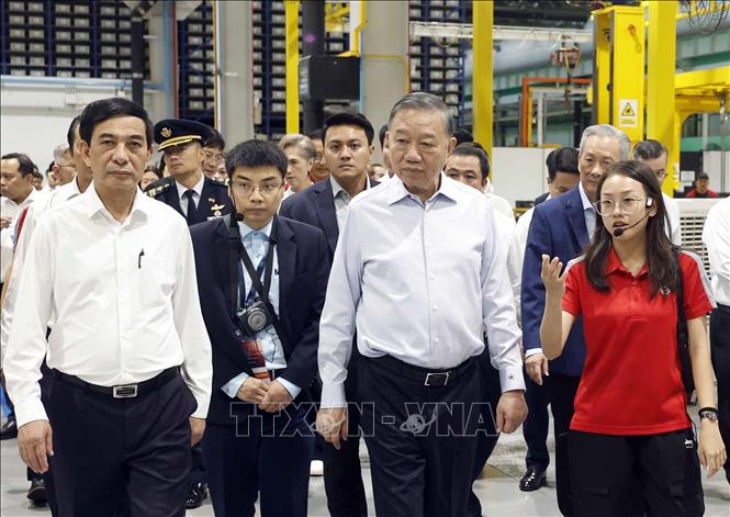 Tổng Bí thư, Chủ tịch nước Tô Lâm thăm Trung tâm Thử nghiệm Đường sắt Singapore. Ảnh: Thống Nhất – TTXVN