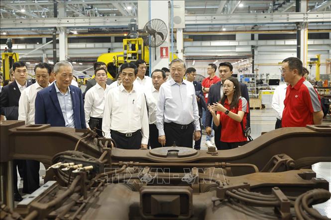 Tổng Bí thư, Chủ tịch nước Tô Lâm thăm Trung tâm Thử nghiệm Đường sắt Singapore. Ảnh: Thống Nhất – TTXVN