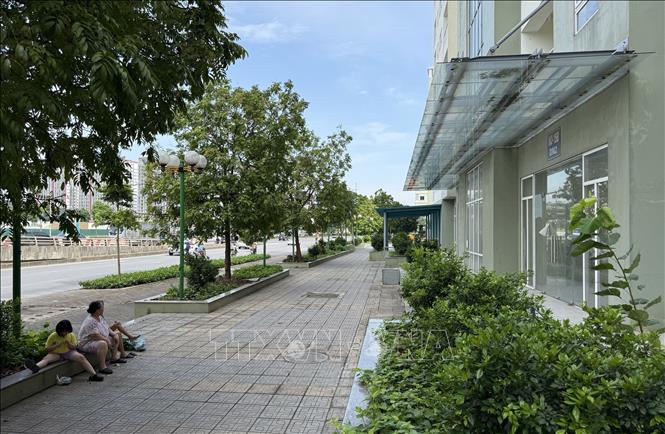 Số căn hộ này dự kiến được bố trí cho các hộ dân thuộc diện bị giải tỏa phục vụ cho dự án đầu tư xây dựng cầu Tứ Liên và cầu Trần Hưng Đạo bắc qua sông Hồng. Ảnh: Quốc Khánh - TTXVN