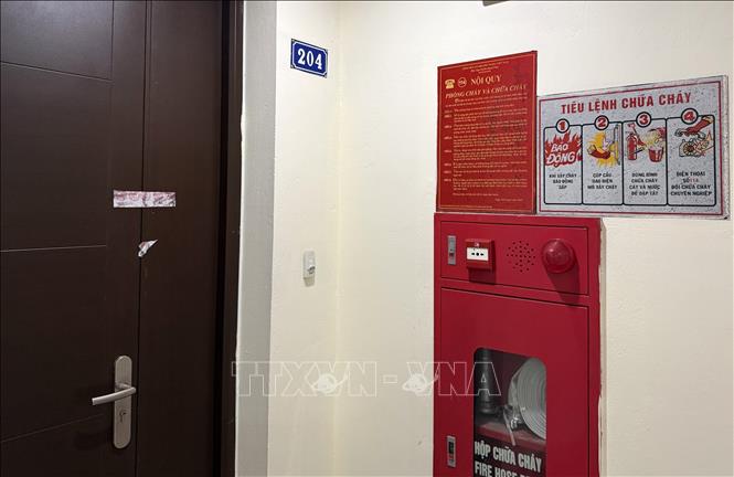 Các căn hộ được niêm phong đón chờ cư dân đến ở trong thời gian tới đây. Ảnh: Quốc Khánh - TTXVN