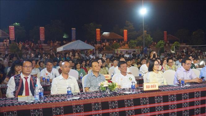 Đại biểu và nhân dân tham gia Ngày hội. Ảnh: Mai Trang - TTXVN 