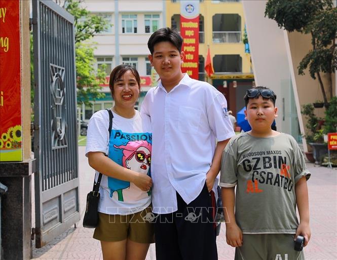 Gia đình luôn đồng hành cùng con trong mọi hành trình của cuộc đời. Ảnh: Khánh Hoà - TTXVN