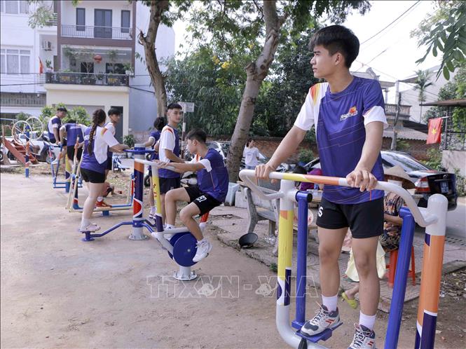 Thanh thiếu niên và người dân tham gia các hoạt động thể thao tại công trình không gian thể thao thanh niên 