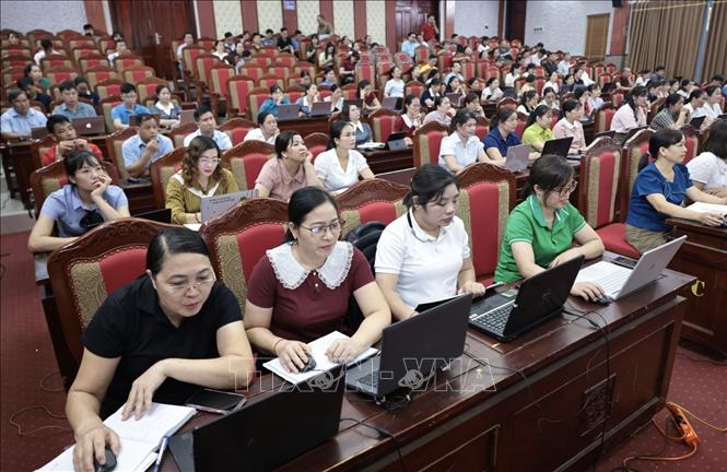 Đông đảo công chức, giáo viên vùng cao Tuyên Quang tham gia lớp học. Ảnh: Trần Việt - TTXVN 