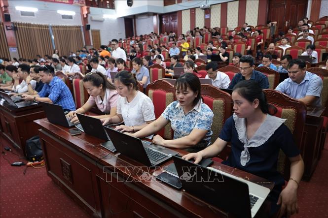 Đông đảo công chức, giáo viên vùng cao Tuyên Quang tham gia lớp học. Ảnh: Trần Việt - TTXVN 