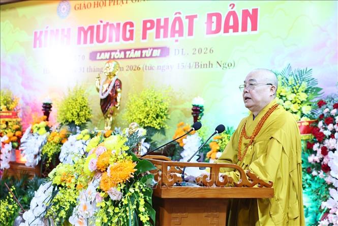 Most Venerable Thich Thanh Nhieu, Permanent Vice Chairman of the VBS Central Committee’s Executive Council, speaks at the Vesak celebration at Quan Su Pagoda in Hanoi. VNA Photo