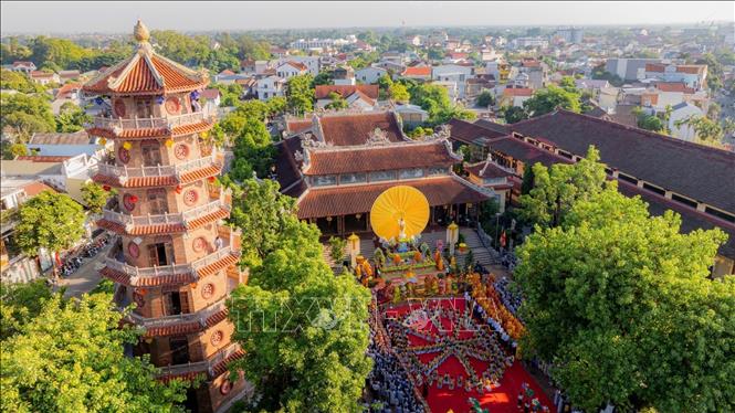 The grand celebration of Buddha's Birthday, Buddhist calendar 2570 - Gregorian calendar 2026, in Hue was held at Tu Dam Ancestral Temple, Thuan Hoa ward, Hue city. VNA Photo: Mai Trang