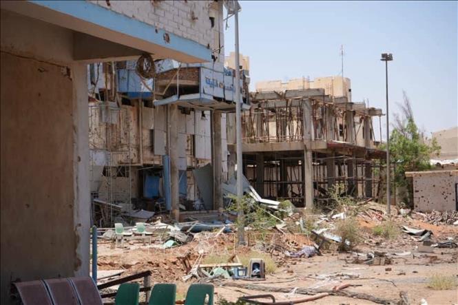 Hiện trường đổ nát tại bệnh viện Khartoum sau xung đột giữa Quân đội Sudan và Lực lượng Hỗ trợ Nhanh (RSF) bán quân sự ở Khartoum, Sudan. Ảnh: THX/TTXVN