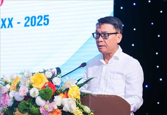 Đồng chí Nguyễn Đức Lợi, Phó Chủ tịch Thường trực Hội Nhà báo Việt Nam, Phó Chủ tịch Thường trực Hội đồng Chung khảo báo cáo kết quả chấm sơ khảo. Ảnh: Hoàng Hiếu - TTXVN