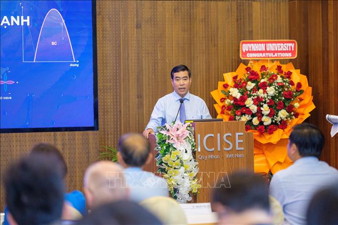 Tiến sỹ Nguyễn Hữu Hà, Phó Giám đốc Sở Khoa học và Công nghệ tỉnh Gia Lai, phát biểu chào mừng Hội thảo. Ảnh: TTXVN phát