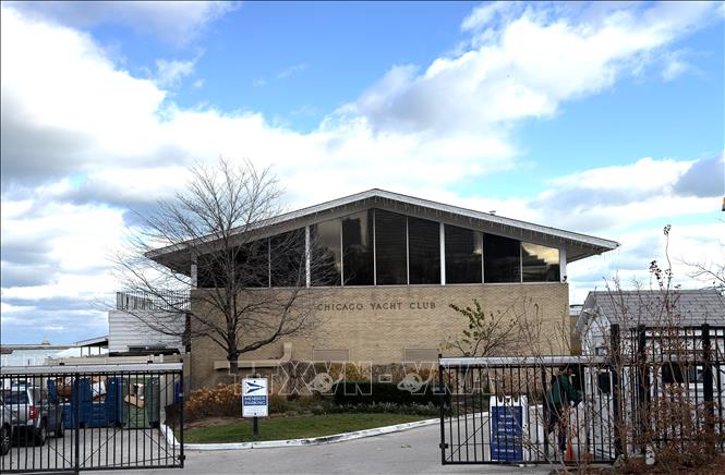 Chicago Yacht Club là một câu lạc bộ du thuyền lâu đời nằm bên bờ hồ Michigan, gần khu vực trung tâm Chicago. Đây là địa điểm tổ chức nhiều cuộc đua thuyền và sự kiện hàng hải quan trọng. Ảnh: Ngọc Quang – PV TTXVN tại Mỹ