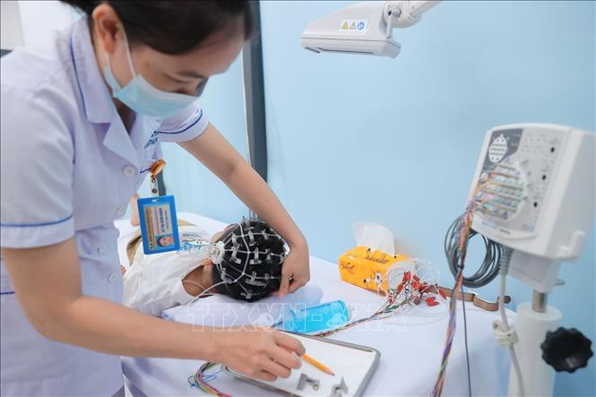 Khu vực thực hiện điện não đồ cho bệnh nhi. Ảnh: Minh Quyết - TTXVN