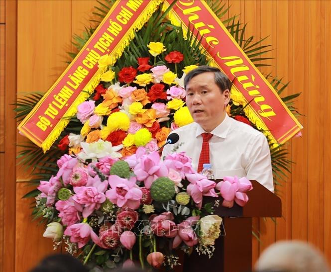 Ông Lê Văn Lợi, Uỷ viên Trung ương Đảng, Chủ tịch Viện Hàn lâm Khoa học xã hội Việt Nam tham luận tại Hội thảo.  Ảnh: Khánh Hoà - TTXVN