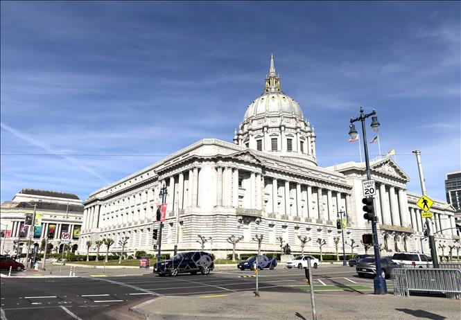 Tòa thị chính San Francisco với mái vòm cao 93 mét, được xem là một trong những tòa nhà chính quyền đẹp nhất nước Mỹ. Ảnh: Ngọc Quang – PV TTXVN tại Mỹ