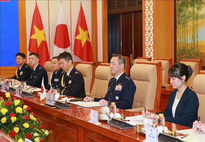 Đại tướng Uchikura Hiroaki, Tham mưu trưởng Liên quân Lực lượng Phòng vệ Nhật Bản tại hội đàm. Ảnh: Trọng Đức - TTXVN