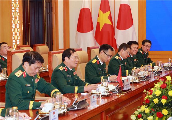 Đại tướng Nguyễn Tân Cương, Tổng Tham mưu trưởng QĐND Việt Nam, Thứ trưởng Bộ Quốc phòng tại hội đàm. Ảnh: Trọng Đức - TTXVN