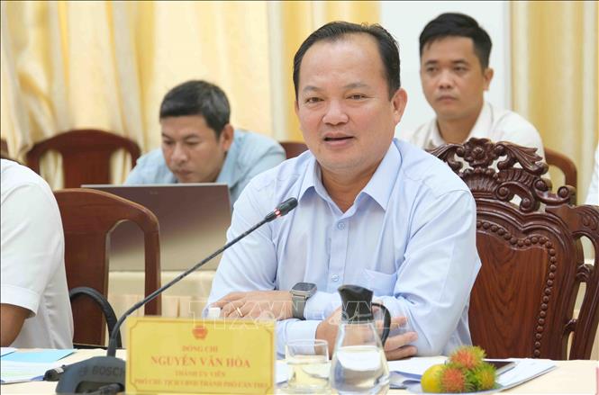 Phó Chủ tịch UBND thành phố Cần Thơ Nguyễn Văn Hòa phát biểu tại buổi làm việc. Ảnh: Thanh Liêm - TTXVN