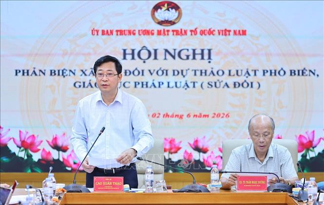 Đồng chí Cao Xuân Thạo, Phó Chủ tịch Ủy ban Trung ương Mặt trận Tổ quốc Việt Nam phát biểu. Ảnh: Minh Đức - TTXVN
