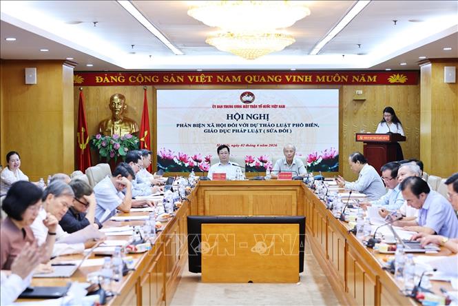 Quang cảnh Hội nghị phản biện xã hội đối với dự án Luật Phổ biến, giáo dục pháp luật (sửa đổi). Ảnh: Minh Đức - TTXVN