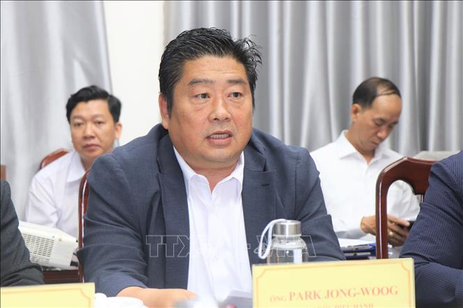 Ông Park Jong Wook, Giám đốc điều hành Công ty Cổ phần Dawon Food Service (Hàn Quốc) thông tin về định hướng hợp tác. Ảnh: Thu Hiền - TTXVN
