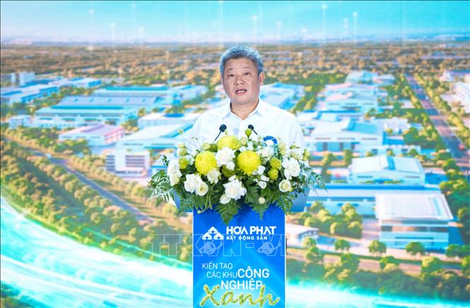 Chủ tịch UBND tỉnh Hưng Yên Nguyễn Mạnh Quyền phát biểu tại lễ khởi công. Ảnh: Đinh Văn Nhiều - TTXVN