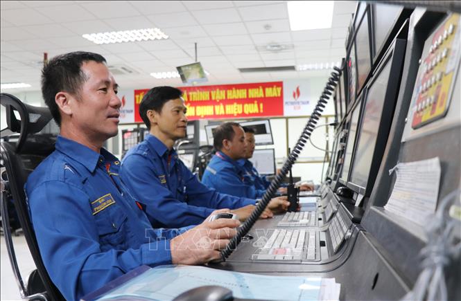 Đội ngũ Kỷ sư vận hành Nhà máy lọc dầu Dung Quất (ảnh tư liệu). Ảnh: Phạm Cường-TTXVN