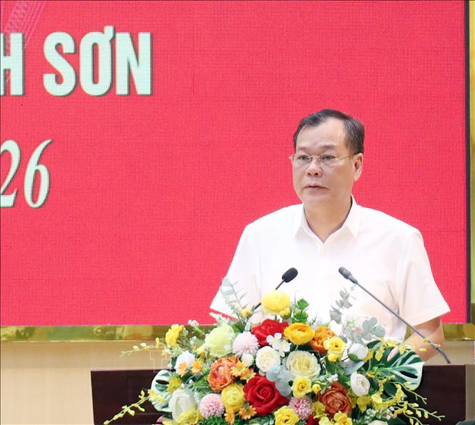 Ông Lê Quốc Chỉnh, Phó Bí thư Tỉnh ủy, Chủ tịch HĐND tỉnh Ninh Bình phát biểu tại hội nghị. Ảnh: Thanh Tuấn - TTXVN