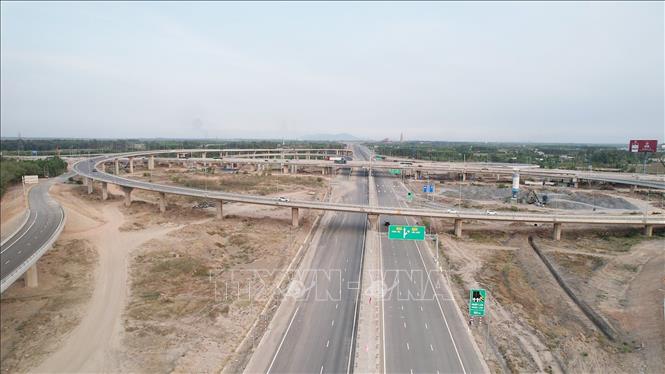 Nút giao Long Thành giao giữa cao tốc Biên Hòa - Vũng Tàu và cao tốc Thành phố Hồ Chí Minh - Long Thành - Dầu Giây. Ảnh: Công Phong - TTXVN