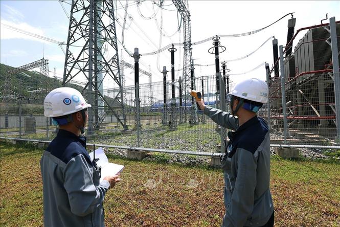 Ca trực vận hành sản xuất điện ở Nhà máy nhiệt điện Vũng Áng II, Khu Kinh tế Vũng Áng, tỉnh Hà Tĩnh. Ảnh: Vũ Sinh - TTXVN