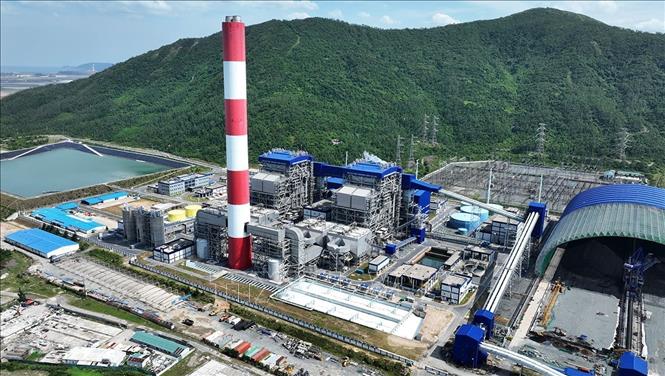 Dự án Nhà máy Nhiệt điện Vũng Áng II (Khu kinh tế Vũng Áng, tỉnh Hà Tĩnh), gồm 2 tổ máy có tổng công suất hơn 1.300 MW, vận hành sản xuất thương mại từ tháng 7/2025, đến hết tháng 5/2026 đã hoà vào lưới điện Quốc gia được hơn 2 tỷ Kwh. Ảnh: Vũ Sinh - TTXVN
