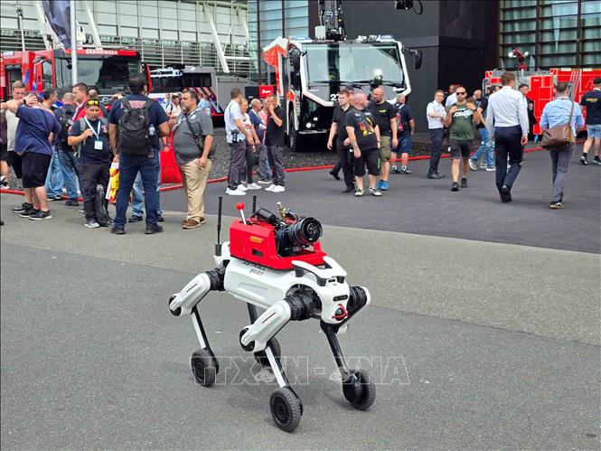High-tech products are on display at the INTERSCHUTZ 2026 exhibition. VNA Photo: Vũ Hiệp