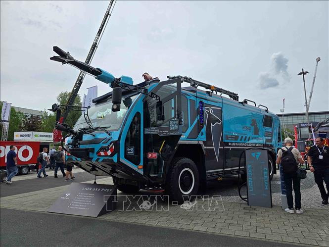High-tech products are on display at the INTERSCHUTZ 2026 exhibition. VNA Photo: Vũ Hiệp