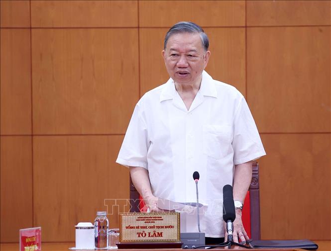 Party General Secretary and State President To Lam speaks at the working session. VNA Photo: Văn Điệp