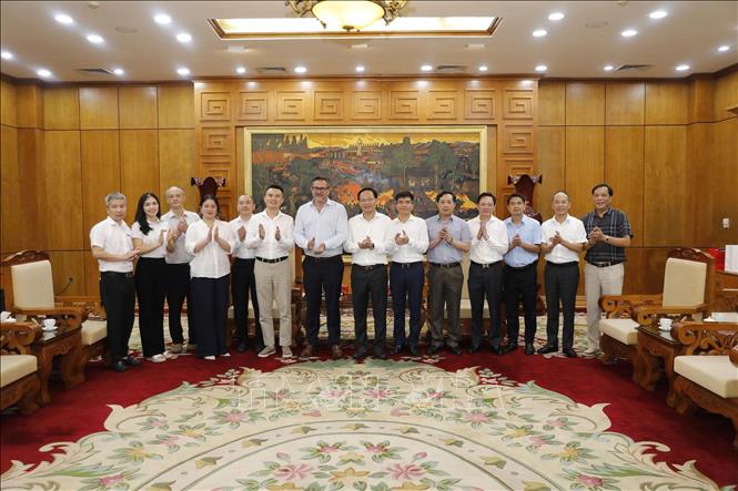 Các đại biểu chụp ảnh lưu niệm. Ảnh: Việt Hùng – TTXVN

