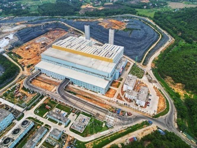 Nhà máy Điện rác Sóc Sơn sau khi hoàn thành cả 3 giai đoạn có công suất điện 75 MW, làm việc theo công nghệ ghi di động kiểu waterleua của Bỉ, được xem là nhà máy điện rác lớn nhất Việt Nam và đứng thứ hai thế giới sau Nhà máy điện rác Thâm Quyến của Trung Quốc. Ảnh: Tuấn Anh - TTXVN