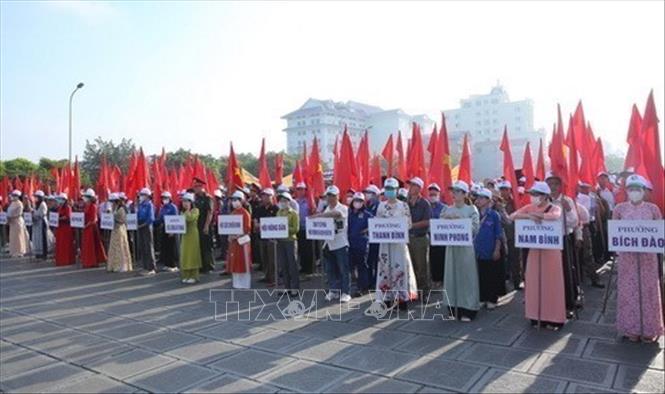 Hoạt động hưởng ứng Ngày Môi trường thế giới (5/6), Tuần lễ Biển và Hải đảo Việt Nam (01 – 08/6) và Ngày Đại dương thế giới 8/6/2023, tại thành phố Ninh Bình thu hút khoảng 700 người tham gia. Ảnh: Đức Phương - TTXVN
