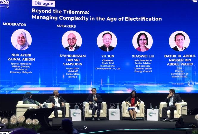 Phiên đối thoại về điện khí hoá trong khuôn khổ hội nghị ETCon26 ngày 3/6. Ảnh: Viên Luyến – PV TTXVN tại Malaysia