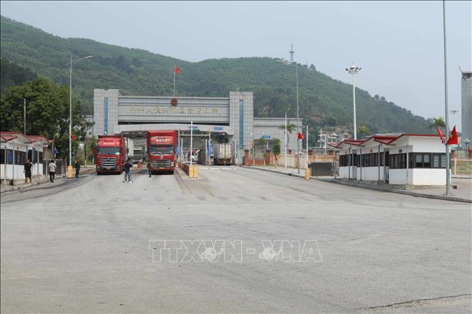 Hạ tầng khu vực thông quan hàng hóa xuất nhập khẩu được đầu tư rộng rãi, thông thoáng tại cửa khẩu Chi Ma, tỉnh Lạng Sơn. Ảnh: Quang Duy - TTXVN