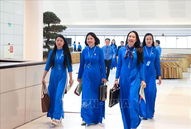 Các đại biểu đến dự Phiên làm việc trọng thể Đại hội XIV Công đoàn Việt Nam. Ảnh: Tuấn Anh - TTXVN