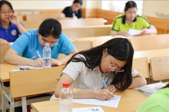 Thí sinh tham dự kỳ thi. Ảnh: Thanh Tùng - TTXVN