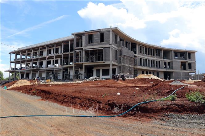 Một khối nhà thuộc trường Phổ thông nội trú liên cấp Tiểu học và Trung học Cơ sở Thuận An, xã Thuận An, tỉnh Lâm Đồng. Ảnh: Hưng Thịnh – TTXVN