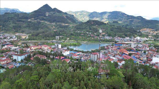 Theo quy định, nếu đến ngày 15/6/2026, người dùng vẫn không thực hiện xác nhận trên ứng dụng, các thuê bao này sẽ bị tạm dừng dịch vụ chiều đi (gọi điện, nhắn tin SMS). Ảnh: Minh Quyết – TTXVN
