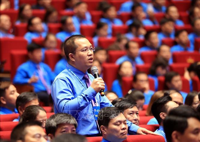 Đồng chí Lê Đình Lương, Chủ tịch Công đoàn Trường Đại học Công nghệ Thành phố Hồ Chí Minh (Liên đoàn Lao động Thành phố Hồ Chí Minh) phát biểu về nội dung 